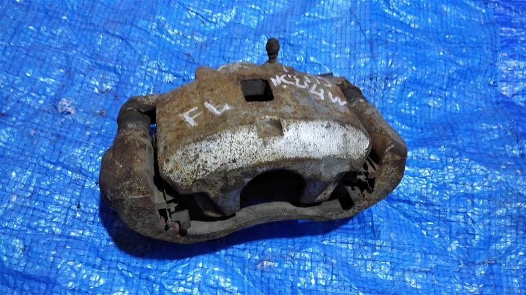 Б.у. суппорт MITSUBISHI AIRTREK CU4W MITSUBISHI AIRTREK CU4W 4G64GDI 2002