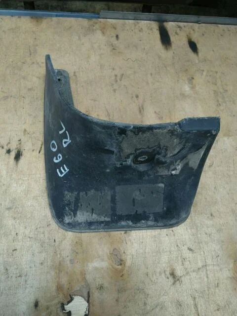 Б.у. брызговик TOYOTA COROLLA ZRE151 TOYOTA COROLLA ZRE151 1ZR-FE 2006-2011