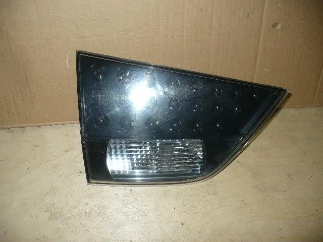 Б.у. фонарь внутренний MITSUBISHI OUTLANDER XL CW6W MITSUBISHI OUTLANDER XL CW6W 6B31 2006