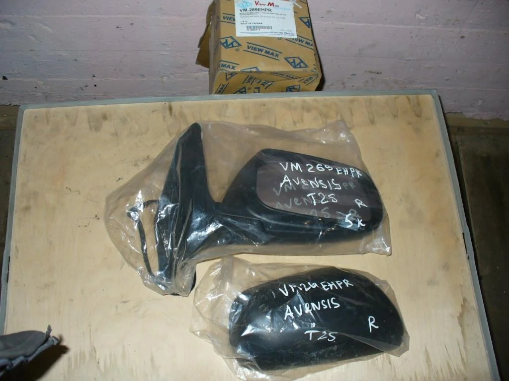 Б.у. зеркало TOYOTA AVENSIS ZZT251 TOYOTA AVENSIS ZZT251  2003-2008