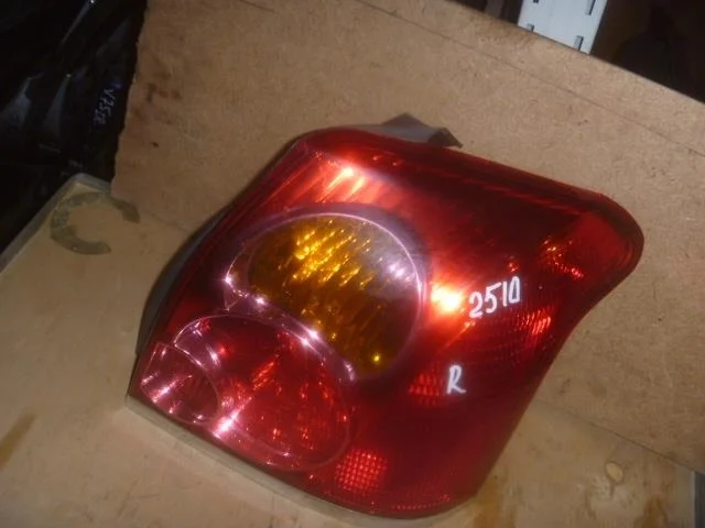 Б.у. фонарь наружный TOYOTA AVENSIS ZZT251 TOYOTA AVENSIS ZZT251 1ZZ 2005