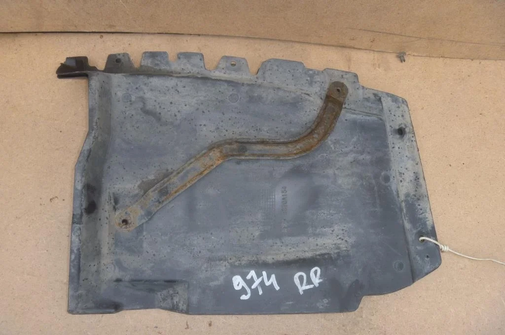 Б.у. пыльник бампера MITSUBISHI PAJERO V97W MITSUBISHI PAJERO V97W 6G75 2007