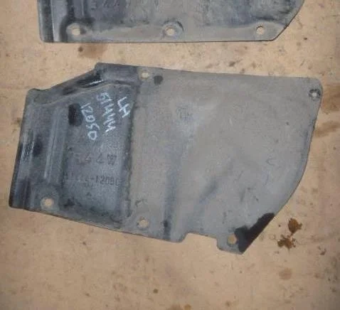 Б.у. пыльник двигателя TOYOTA COROLLA ZRE151 TOYOTA COROLLA ZRE151 1ZR-FE 2006-2013