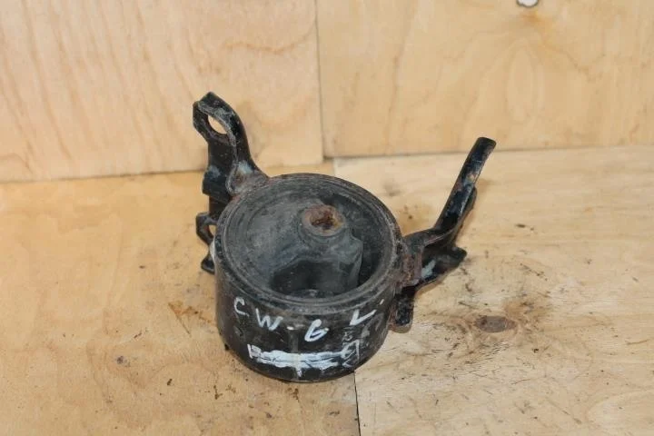 Б.у. опора двигателя MITSUBISHI OUTLANDER XL CW6W MITSUBISHI OUTLANDER XL CW6W 6B31 2008