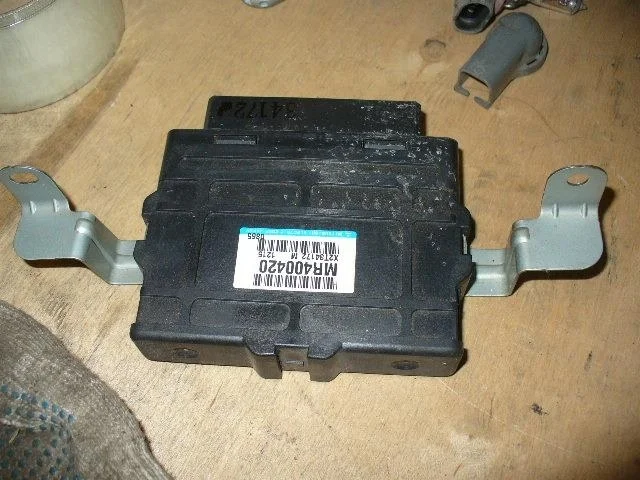 Б.у. блок управления abs MITSUBISHI PAJERO V75W MITSUBISHI PAJERO V75W 6G74GDI 2002