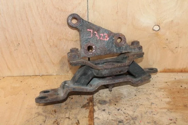 Б.у. опора двигателя NISSAN TEANA J32 NISSAN TEANA J32 VQ25 2012