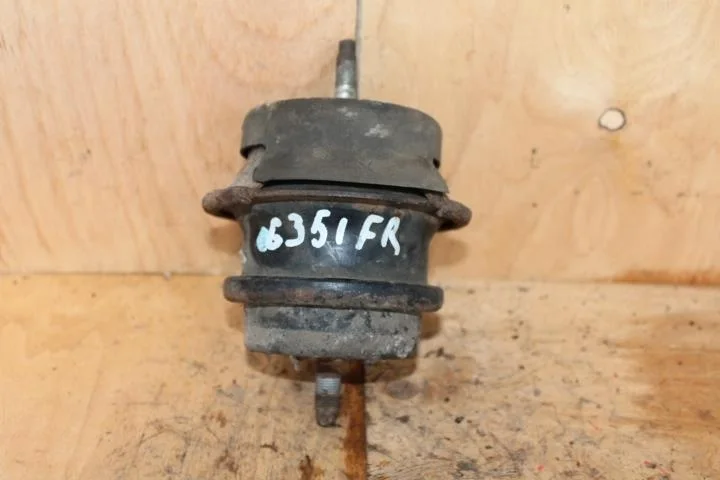 Б.у. опора двигателя INFINITI G35/G37 INFINITI G35/G37  3.5L 2007