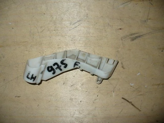 Б.у. крепление бампера перед MITSUBISHI PAJERO V98W MITSUBISHI PAJERO V98W 4M41 2008