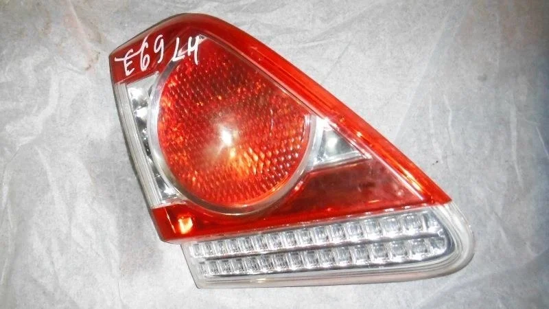 Б.у. фонарь внутренний TOYOTA COROLLA ZRE151 TOYOTA COROLLA ZRE151 1ZR-FE 2010