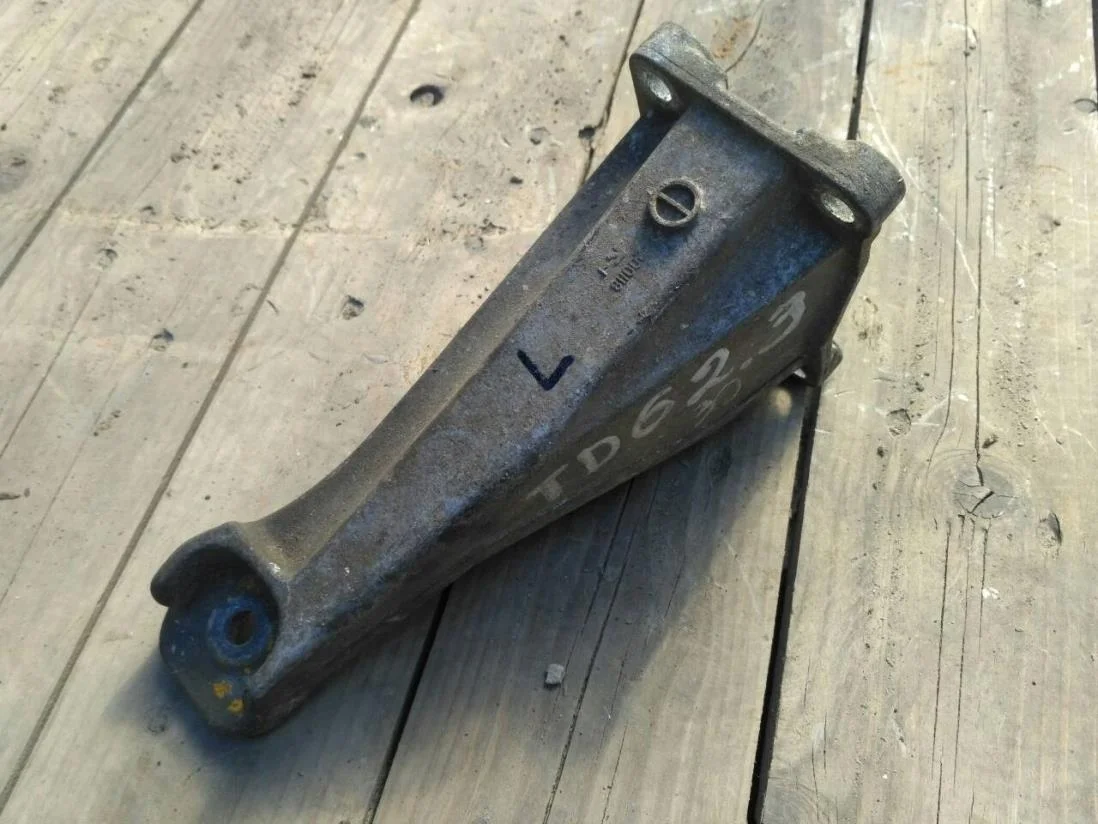 Б.у. кронштейн опоры двигателя SUZUKI GRAND VITARA SQ416 SUZUKI GRAND VITARA SQ416  1997-2006