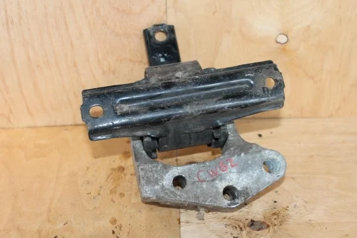 Б.у. опора двигателя MITSUBISHI ASX GA3W MITSUBISHI ASX GA3W 1.8L 2012