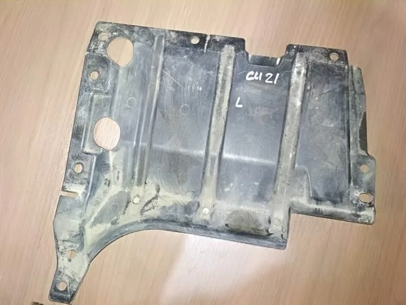 Б.у. пыльник двигателя MITSUBISHI AIRTREK CU2W MITSUBISHI AIRTREK CU2W 4G63 2002