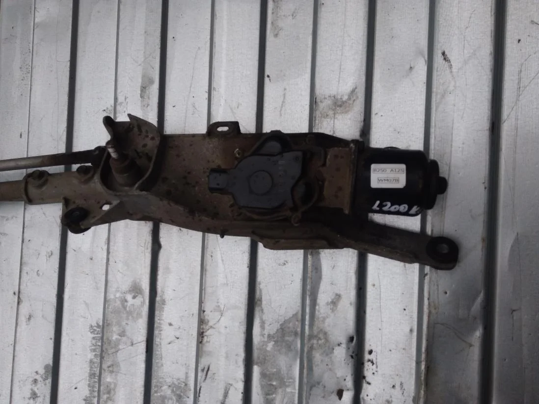 Б.у. мотор дворников MITSUBISHI L200 KB4T MITSUBISHI L200 KB4T 4D56 2010