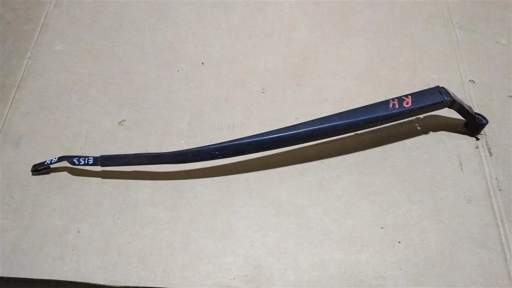 Б.у. поводок стеклоочистителя TOYOTA COROLLA ZRE151 TOYOTA COROLLA ZRE151 1ZR-FE 2006-2013