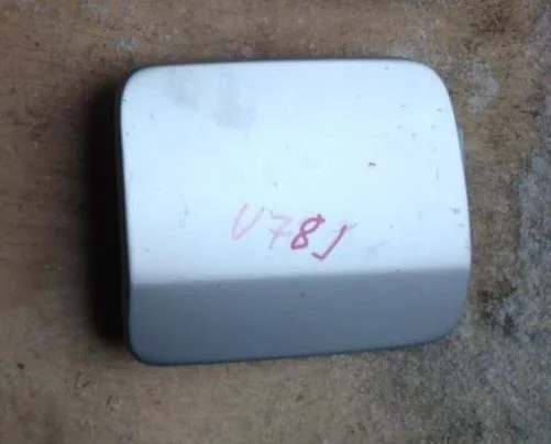 Б.у. лючок бензобака MITSUBISHI PAJERO V78W MITSUBISHI PAJERO V78W 4M41 2000