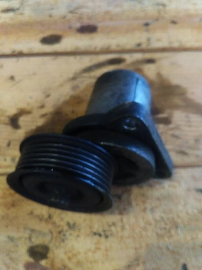 Б.у. натяжитель приводного ремня MAZDA CX7 ER8 MAZDA CX7 ER8 L3 2007