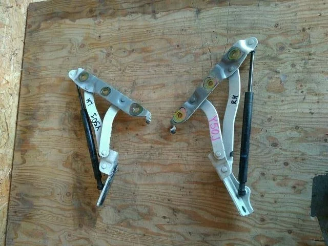 Б.у. петля багажника (2шт) NISSAN FUGA PY50 NISSAN FUGA PY50 VQ35(DE) 2005