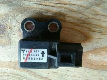 Б.у. датчик удара MITSUBISHI AIRTREK CU2W MITSUBISHI AIRTREK CU2W 4G63 2003