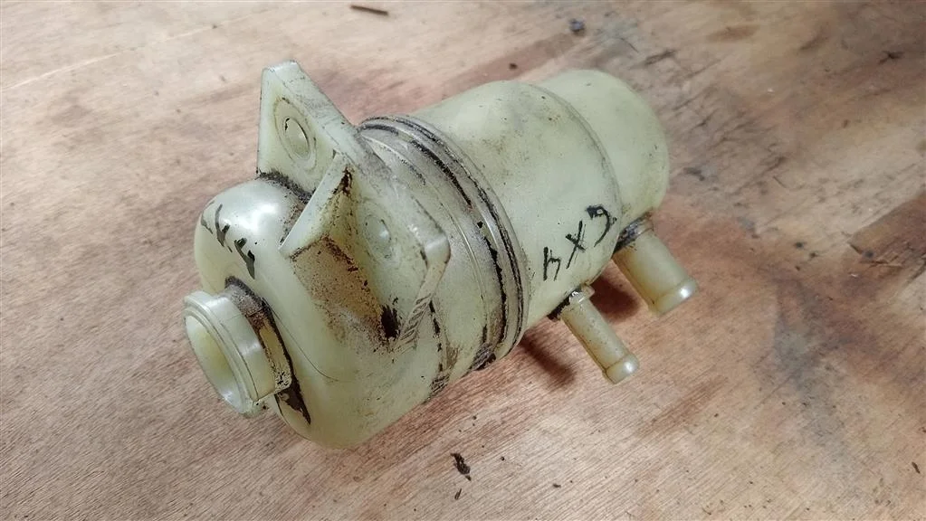 Б.у. бачок гидроусилителя MITSUBISHI LANCER CX4A MITSUBISHI LANCER CX4A 4B11 2010