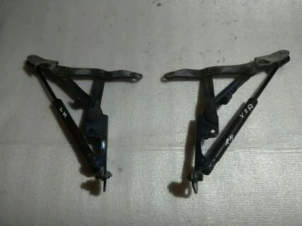 Б.у. петля багажника (2шт) MITSUBISHI LANCER CY2A MITSUBISHI LANCER CY2A 4A91 2007