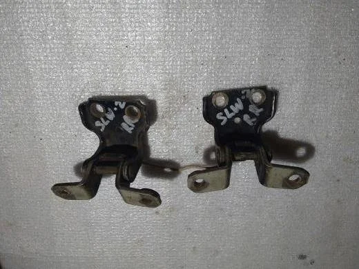 Б.у. петля двери SUZUKI LIANA RH416 SUZUKI LIANA RH416  2001-2008