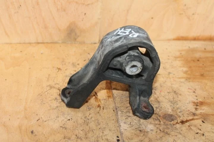 Б.у. крепление редуктора заднего HONDA CR-V RE HONDA CR-V RE K24Z4 2008