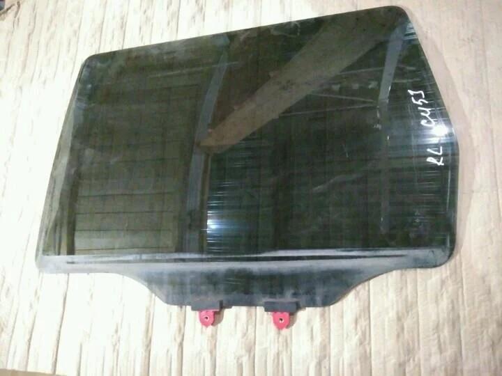 Б.у. стекло двери MITSUBISHI AIRTREK CU5W MITSUBISHI AIRTREK CU5W 4G69 2005