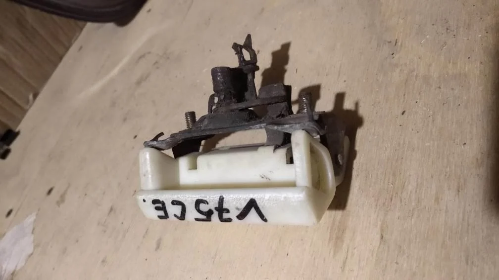 Б.у. ручка двери багажника MITSUBISHI PAJERO V75W MITSUBISHI PAJERO V75W 6G74 2000-2006