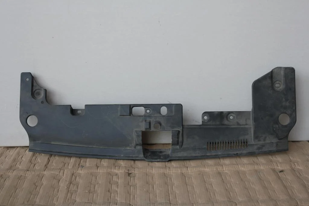 Б.у. накладка на панель радиатора MITSUBISHI LANCER CY1A MITSUBISHI LANCER CY1A 4A92 2011