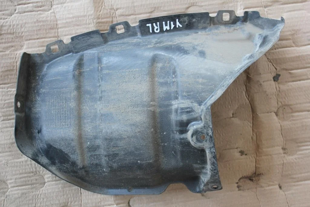 Б.у. пыльник бампера MITSUBISHI LANCER CY1A MITSUBISHI LANCER CY1A 4A92 2011