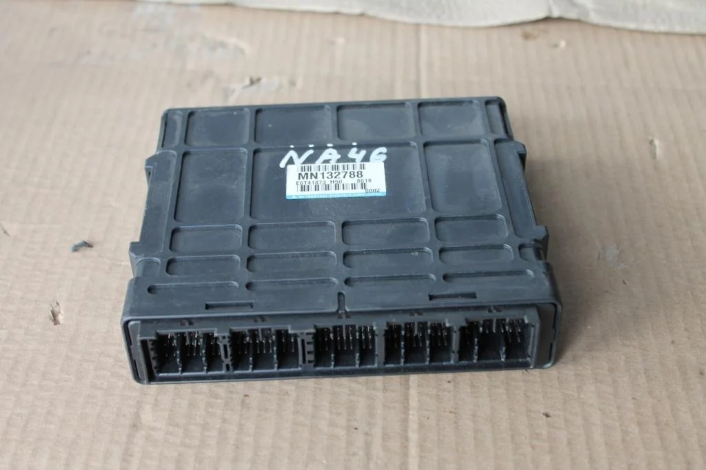 Б.у. блок управления двигателем MITSUBISHI GRANDIS NA4W MITSUBISHI GRANDIS NA4W 4G69 2003
