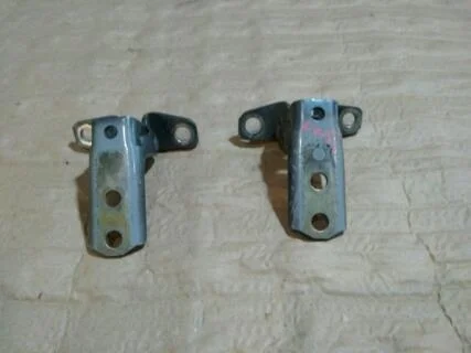 Б.у. петля двери MITSUBISHI OUTLANDER XL CW5W MITSUBISHI OUTLANDER XL CW5W 4B12 2006