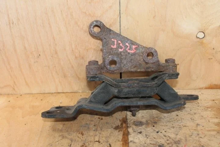 Б.у. опора двигателя NISSAN TEANA J32 NISSAN TEANA J32 2.5L 2008