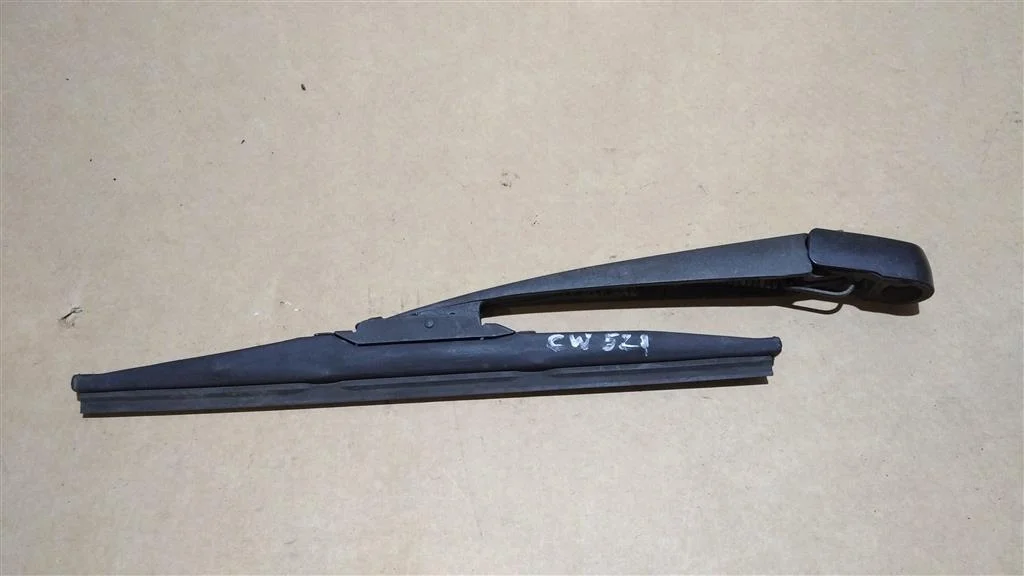 Б.у. поводок стеклоочистителя Citroën C-Crosser Citroën C-Crosser  2.4 2010