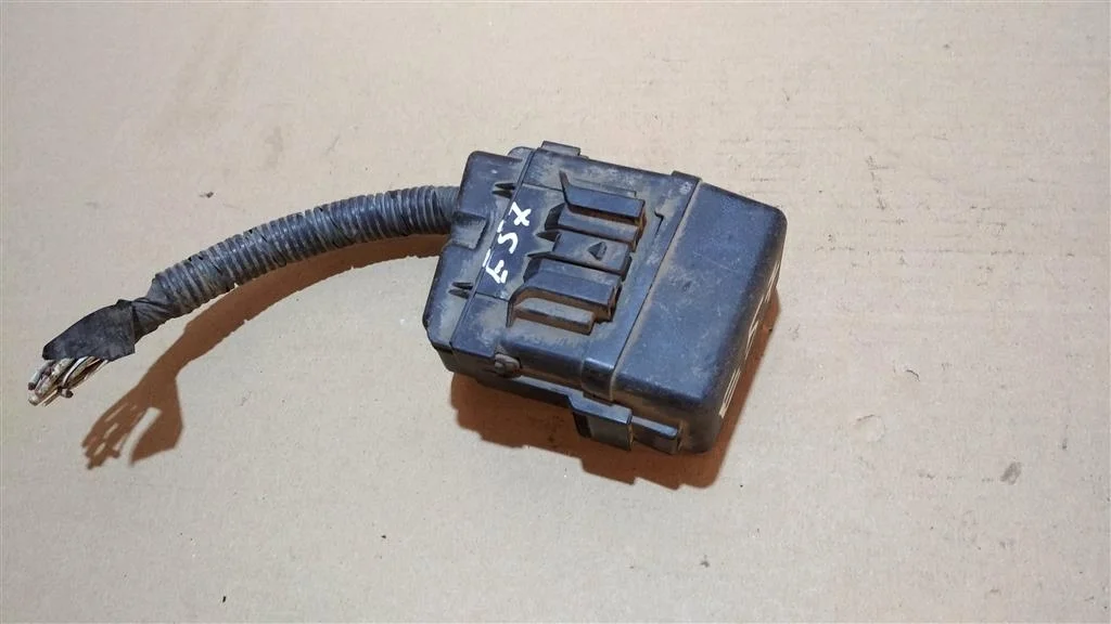 Б.у. блок предохранителей малый TOYOTA COROLLA ZRE151 TOYOTA COROLLA ZRE151 1ZR-FE 2006-2013