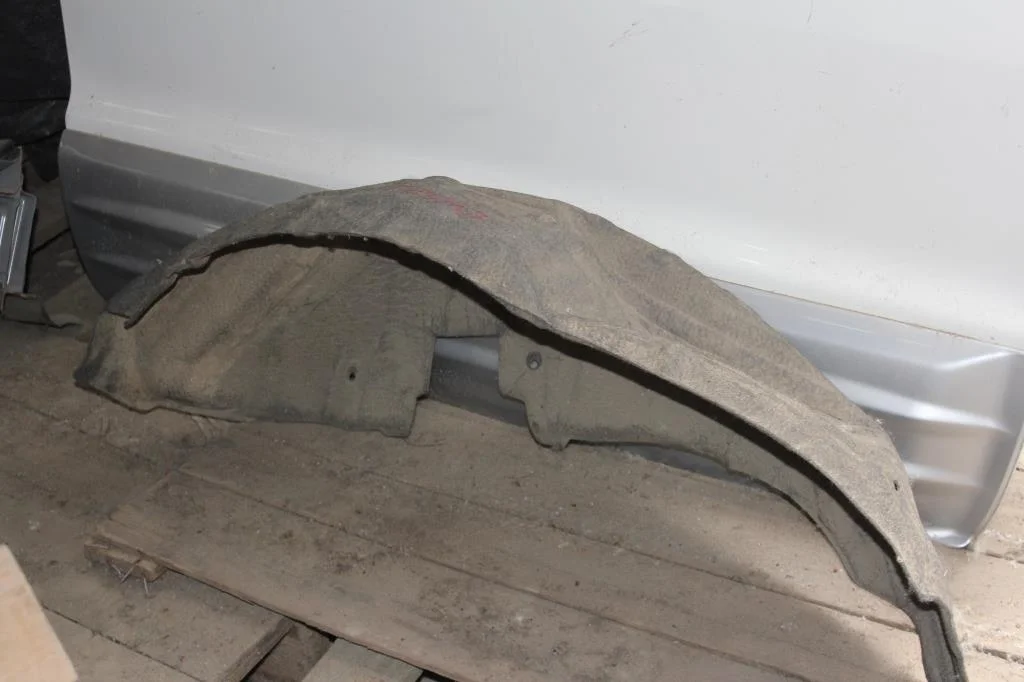 Б.у. подкрылок MITSUBISHI OUTLANDER XL CW5W MITSUBISHI OUTLANDER XL CW5W 4B12 2006