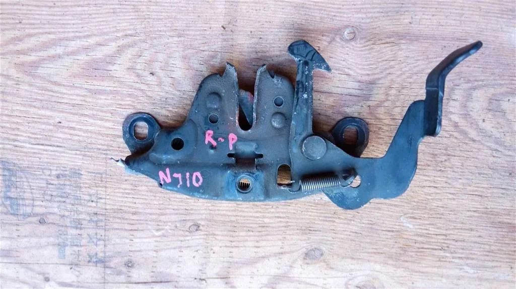 Б.у. замок капота (праворуль) NISSAN QASHQAI J10 NISSAN QASHQAI J10 MR20 2007