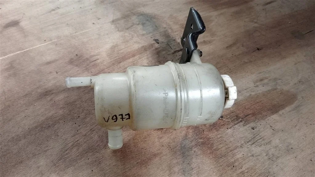 Б.у. бачок гидроусилителя MITSUBISHI PAJERO V97W MITSUBISHI PAJERO V97W 6G75 2006