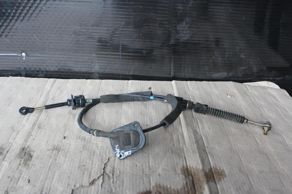 Б.у. трос переключения передач MITSUBISHI OUTLANDER XL CW5W MITSUBISHI OUTLANDER XL CW5W 4B12 2006