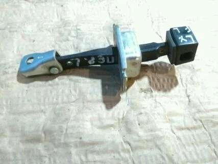 Б.у. ограничитель двери MITSUBISHI LANCER CY3A MITSUBISHI LANCER CY3A  2007-
