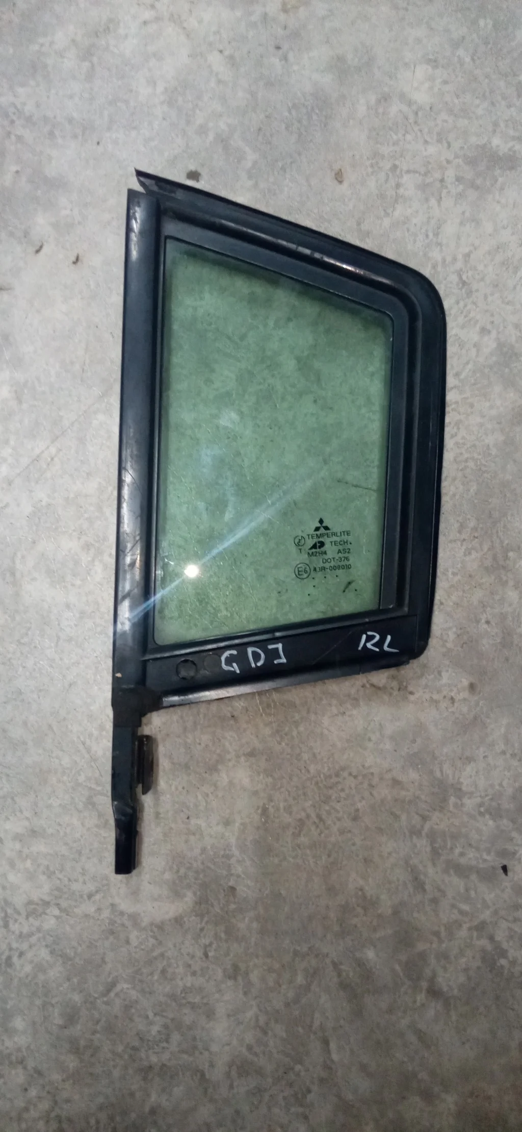 Б.у. форточка двери MITSUBISHI GALANT DJ1A MITSUBISHI GALANT DJ1A  2003-2012