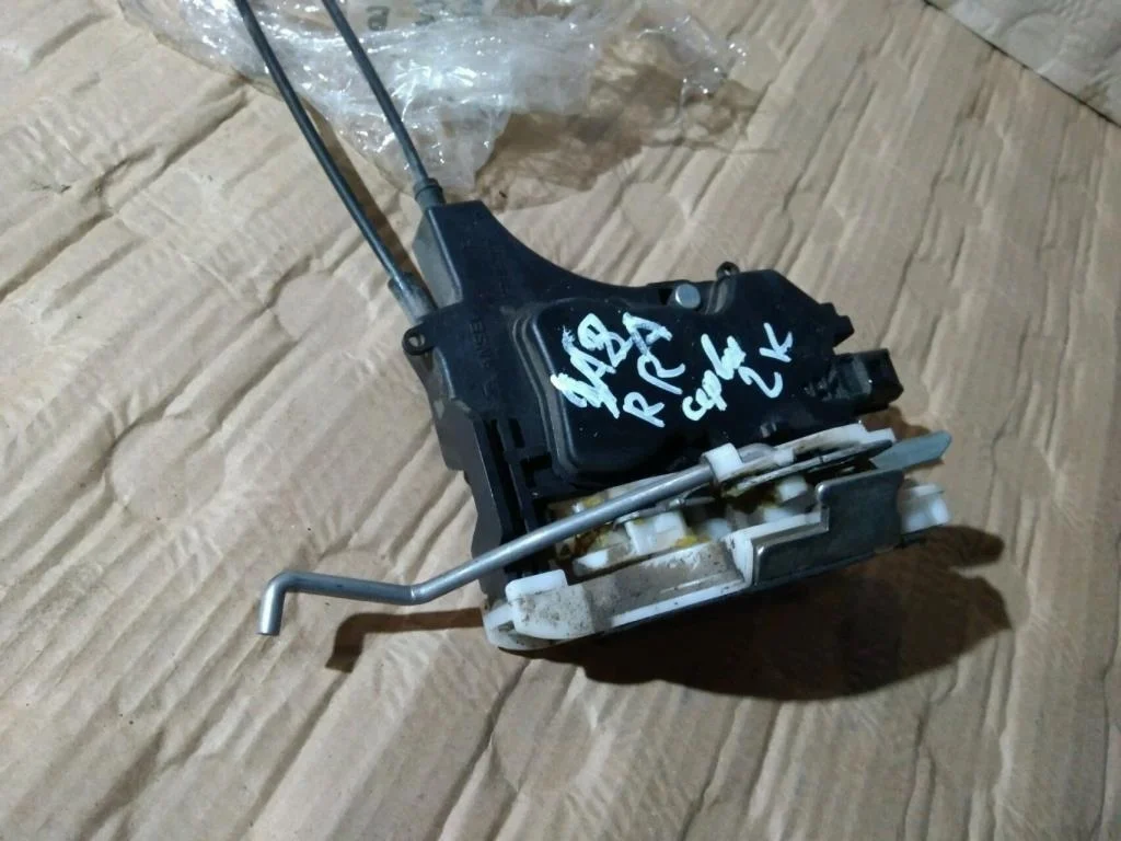 Б.у. замок двери MITSUBISHI LANCER CY2A MITSUBISHI LANCER CY2A 4A91 2007