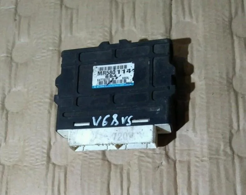 Б.у. блок управления кпп MITSUBISHI PAJERO V68W MITSUBISHI PAJERO V68W 4M41 2000-2004