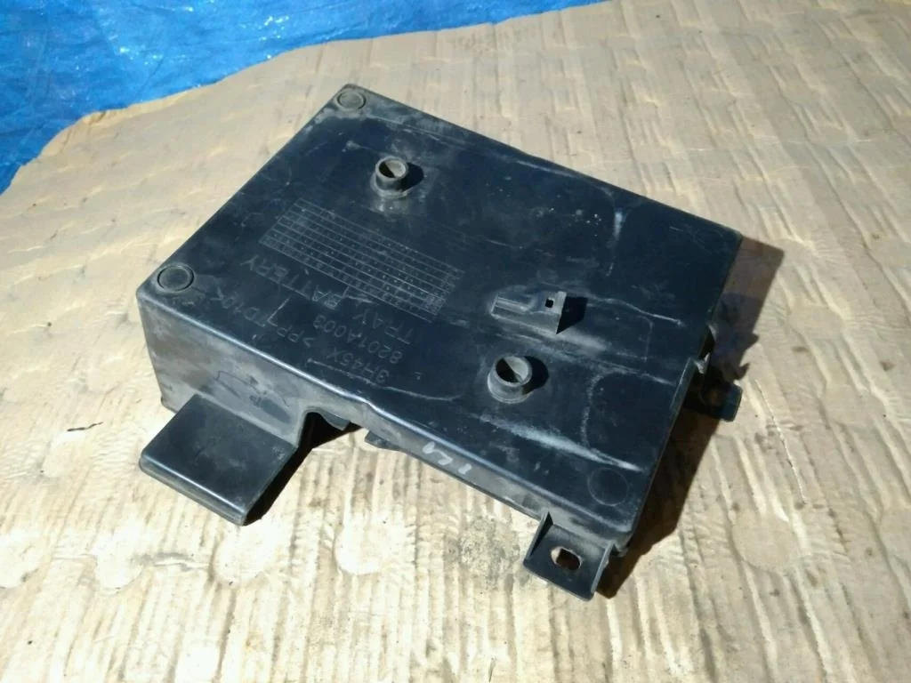 Б.у. площадка под аккумулятор MITSUBISHI OUTLANDER XL CW5W MITSUBISHI OUTLANDER XL CW5W 4B12 2006-2012