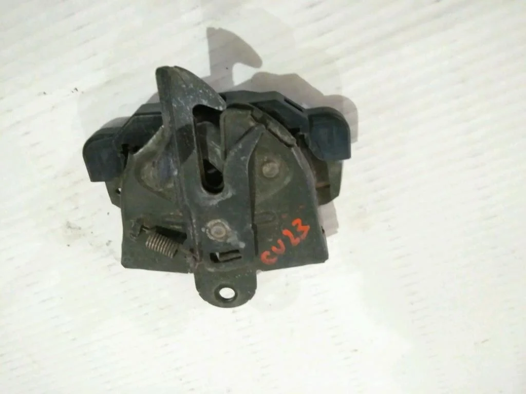 Б.у. замок капота (праворуль) MITSUBISHI AIRTREK CU2W MITSUBISHI AIRTREK CU2W 4G63 2003