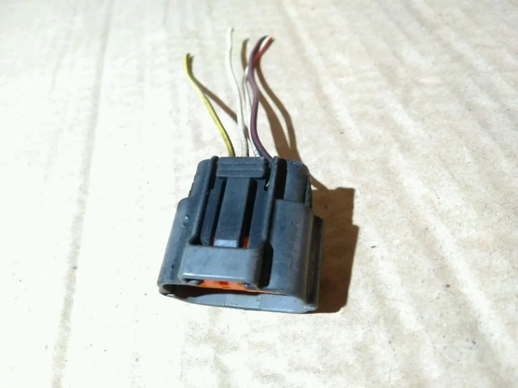 Б.у. разъём MITSUBISHI GRANDIS NA4W MITSUBISHI GRANDIS NA4W 4G69 2004
