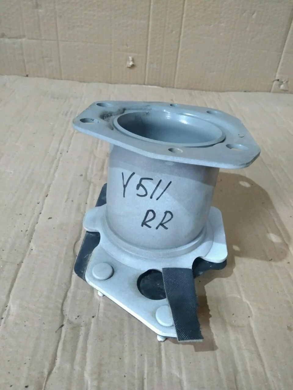 Б.у. кронштейн усилителя бампера зад INFINITI M37 Y51 INFINITI M37 Y51 VQ37VHR 2012