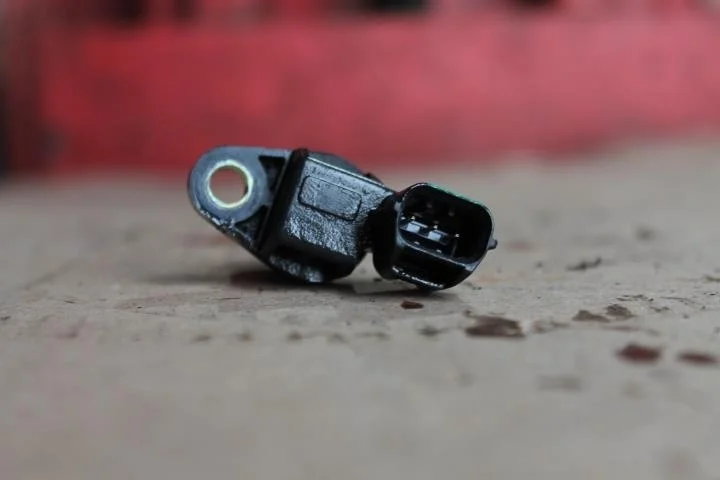 Б.у. датчик распредвала MITSUBISHI GRANDIS NA4W MITSUBISHI GRANDIS NA4W 4G69 2004