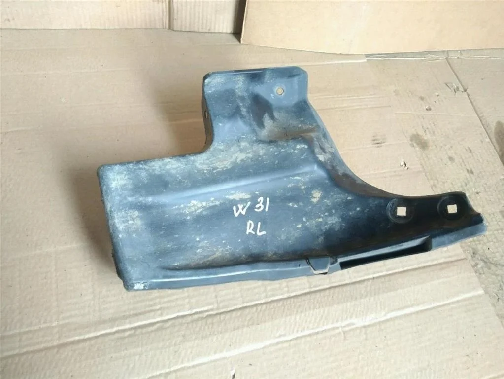 Б.у. пыльник бампера TOYOTA PRIUS ZVW30 TOYOTA PRIUS ZVW30 2ZR-FXE 2010