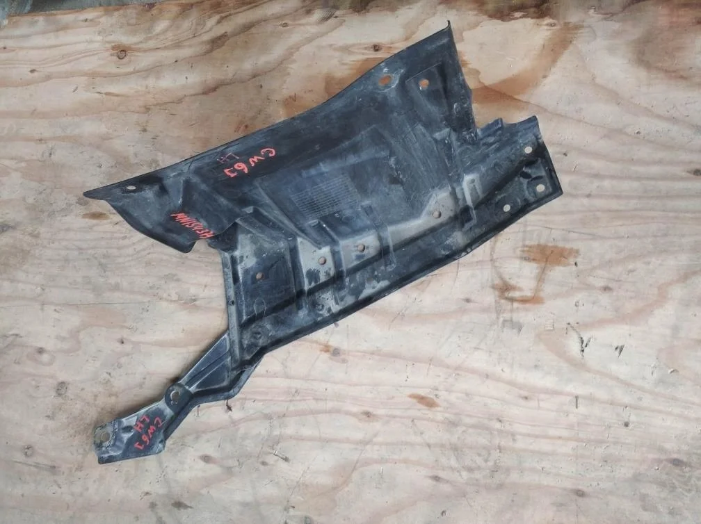 Б.у. пыльник двигателя MITSUBISHI OUTLANDER XL CW6W MITSUBISHI OUTLANDER XL CW6W 6B31 2009